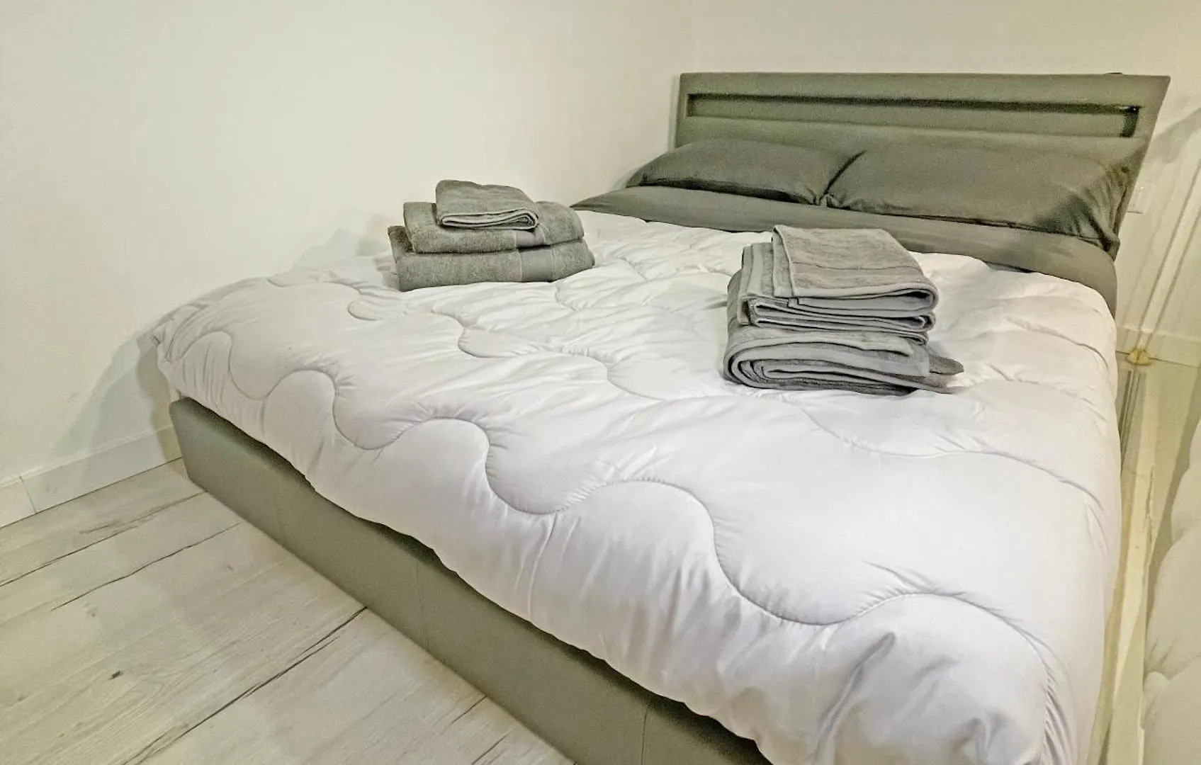 Apartment Appartamento In Corte Corso Genova Navigli Darsena Milan